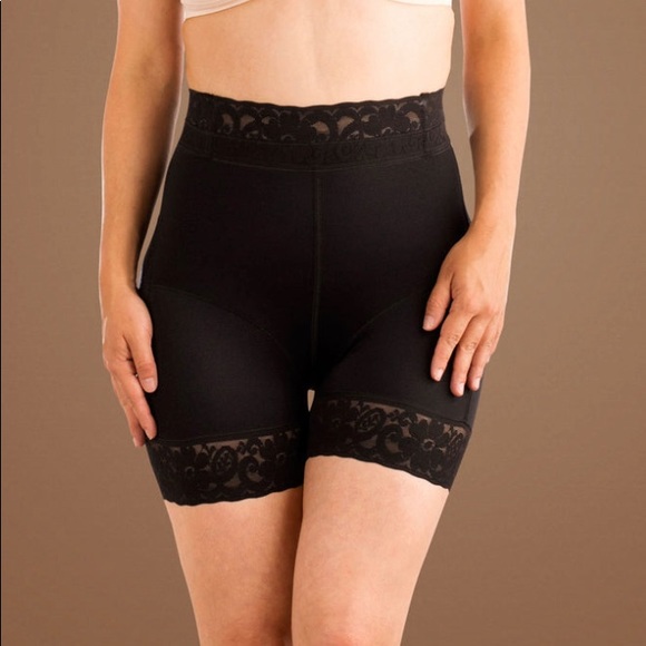 Butt lifting high waisted shorts - Picture 3 of 3